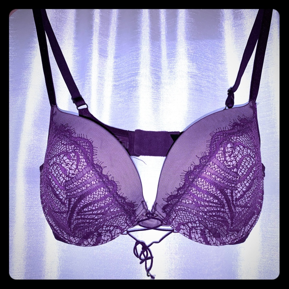 Victoria’s Secret 32D Bra